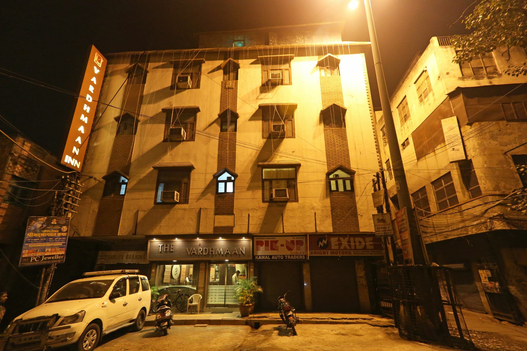 Oyo 8188 Vardhmaan Inn Deli Exterior foto